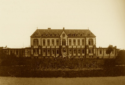 Der erste Neubau 1899